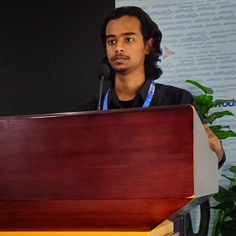 Moenul_Giving_Speach_On_His_Campus_Event_at_DTI